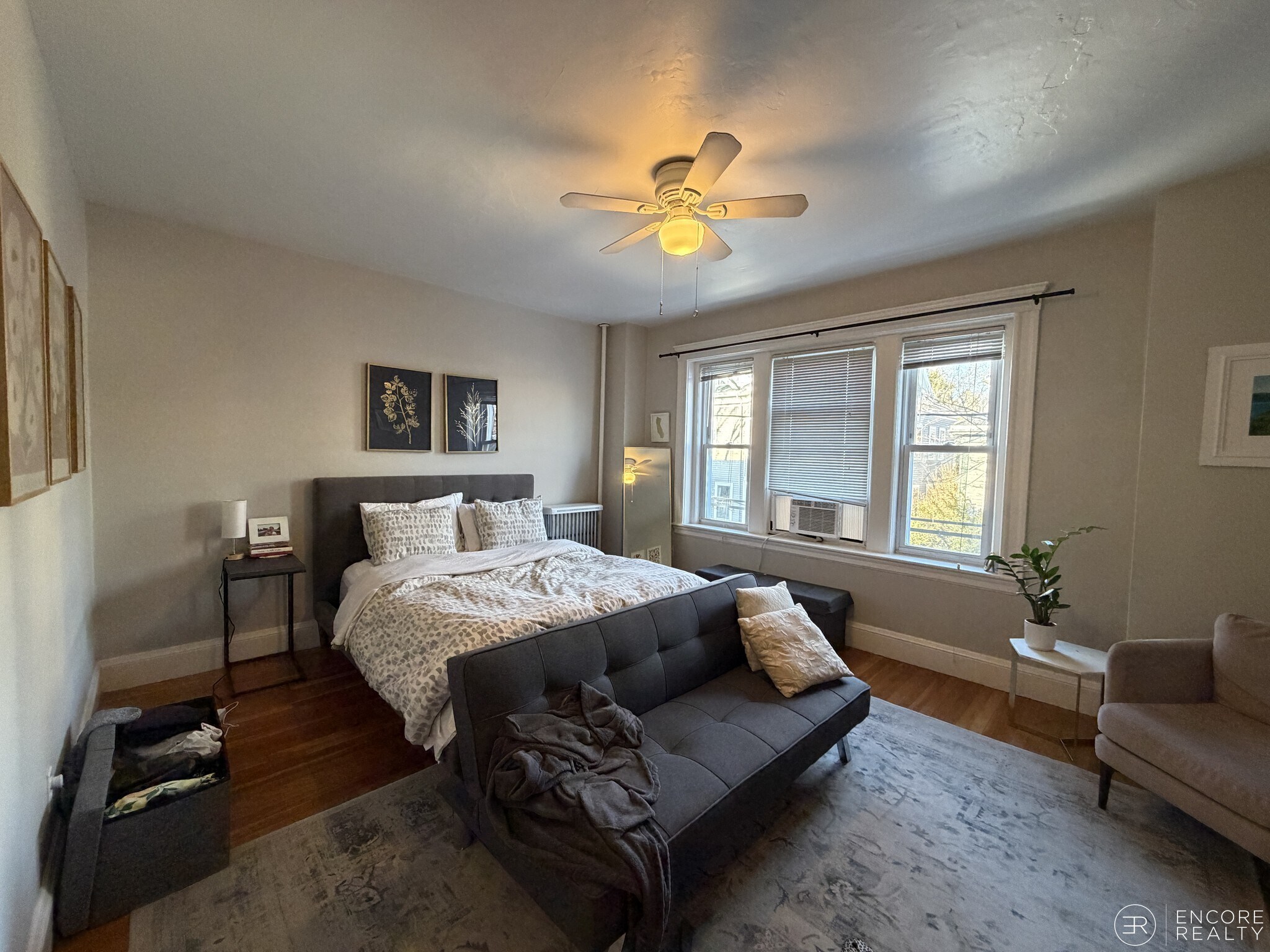 Building Photo - 11 Gray St