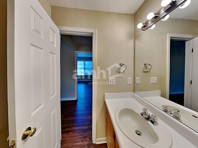 Building Photo - 375 Bass Way NW