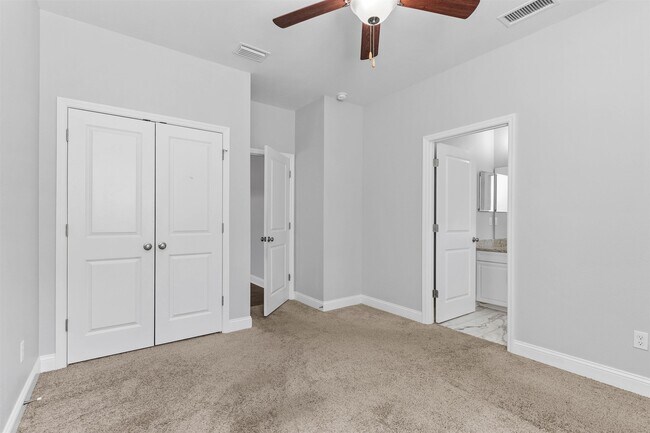Building Photo - 8756 Glen Oak Trail