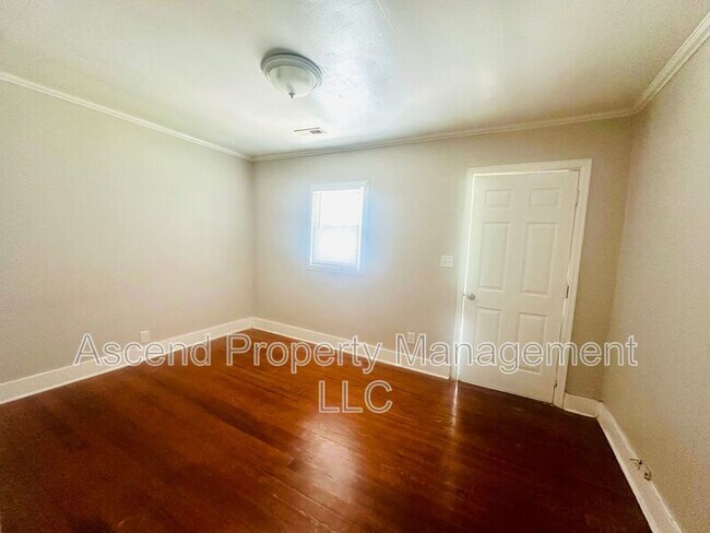 Building Photo - 5317 Spriggs St