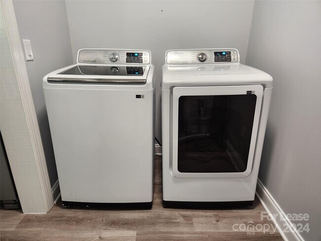 Building Photo - 2434 Ryerson Ct