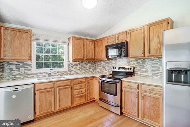Building Photo - 1803 E Beech Rd