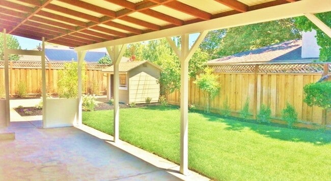 Building Photo - Lovely Single Family Home In Sunnyvale!