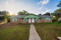 Building Photo - 4816 Tradewinds Dr