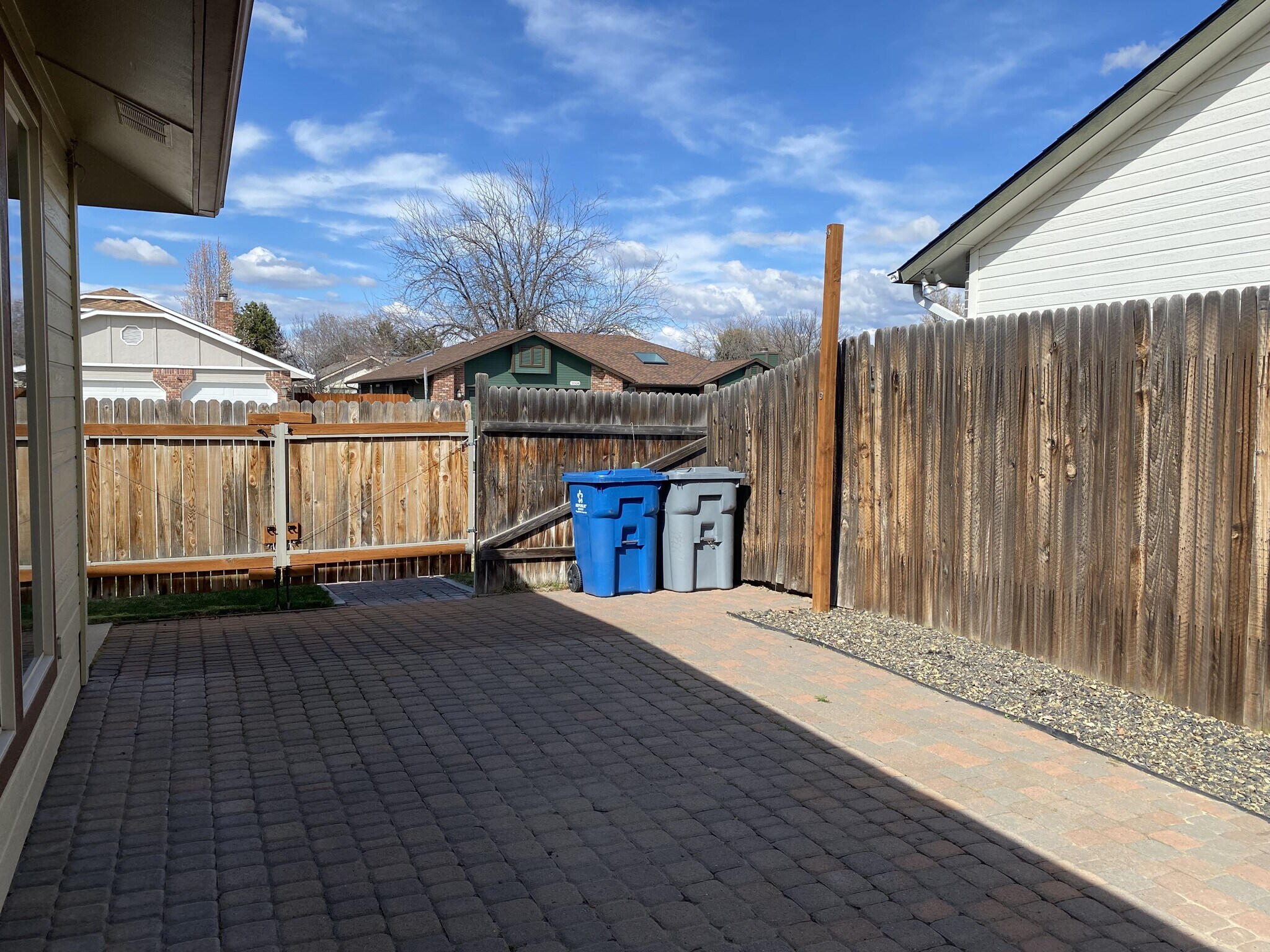 Building Photo - 9835 W Alliance Dr