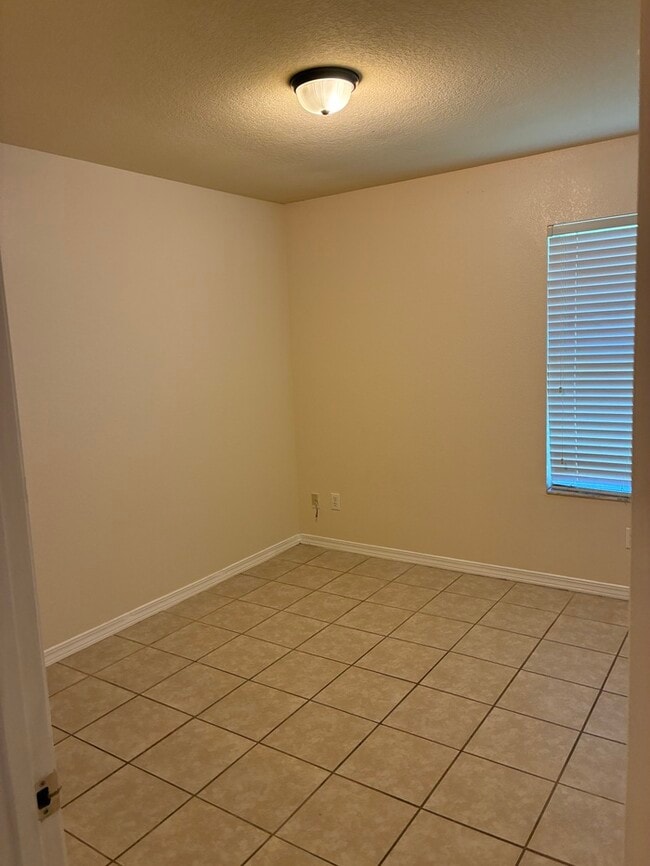 Building Photo - Beautiful 3/2 House in Bay St. Louis