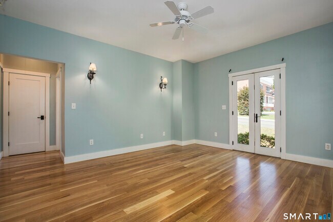 Building Photo - 14 Burr Rd