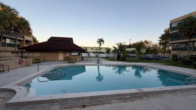 Building Photo - 1750 W 56th St