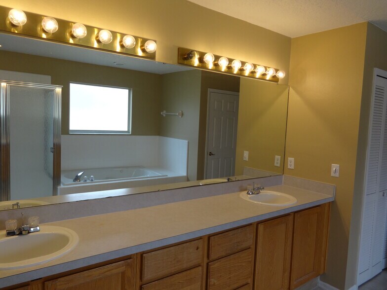 Building Photo - 1268 Foxforrest Cir