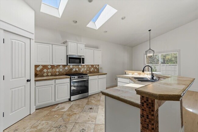 Building Photo - Fantastic 3-bed, 2.5 bath single level home near Downtown Star