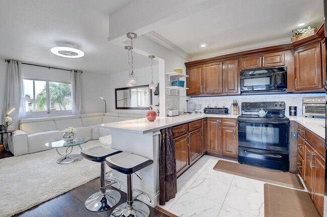 Building Photo - 123 Saxony Trail