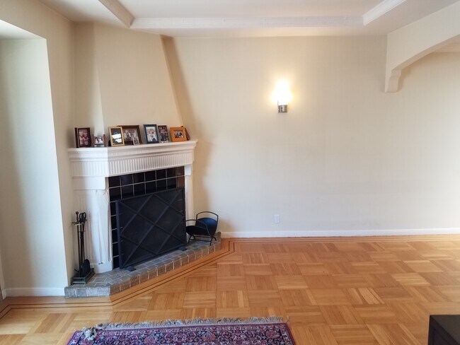 Building Photo - 295 Oxford St