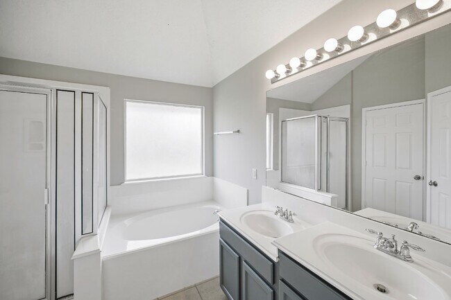 Building Photo - Spacious 3/2 with an Office in Winfield Lakes!