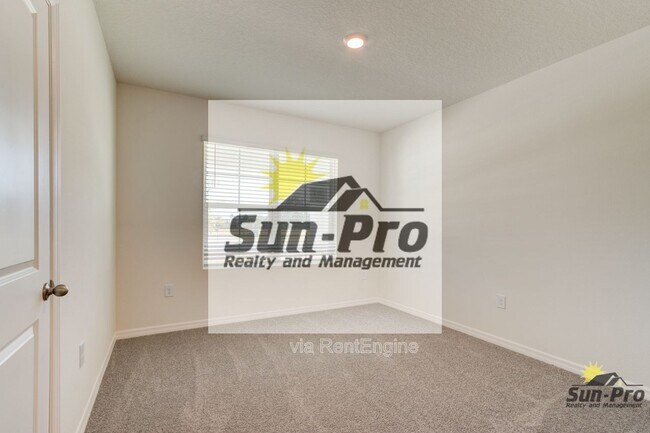 Building Photo - 4240 Acoma Dr