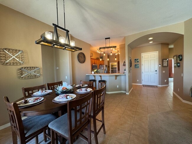 Building Photo - Luxurious Furnished Golf Course Short-Term Rental