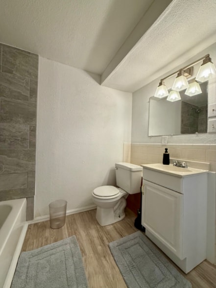 Building Photo - 2708 W 98th Dr