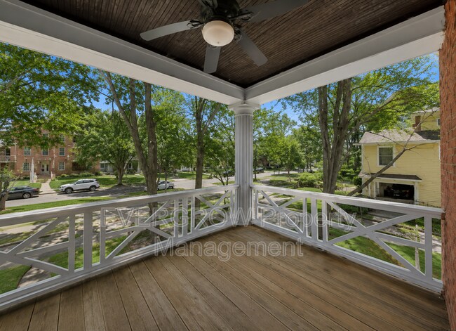 Building Photo - 945 Woodruff Place Middle Dr