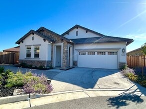 Building Photo - 3 Bedroom 2 Bathroom Luxury 55+ Living in Twin Oaks