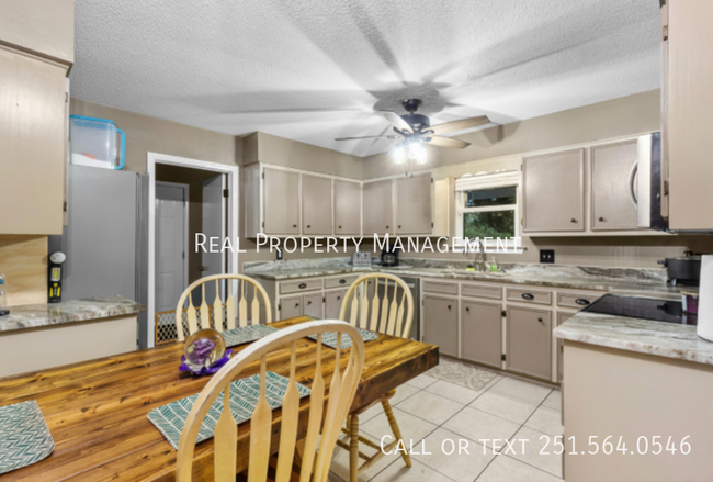 Building Photo - 7044 Carrabelle Key