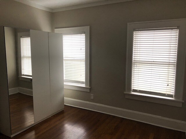 Building Photo - 1334 N Laura St