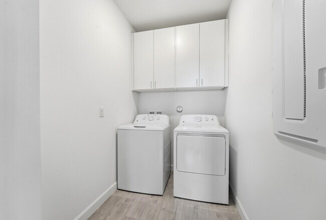 Building Photo - 1261 Deer Hvn Dr