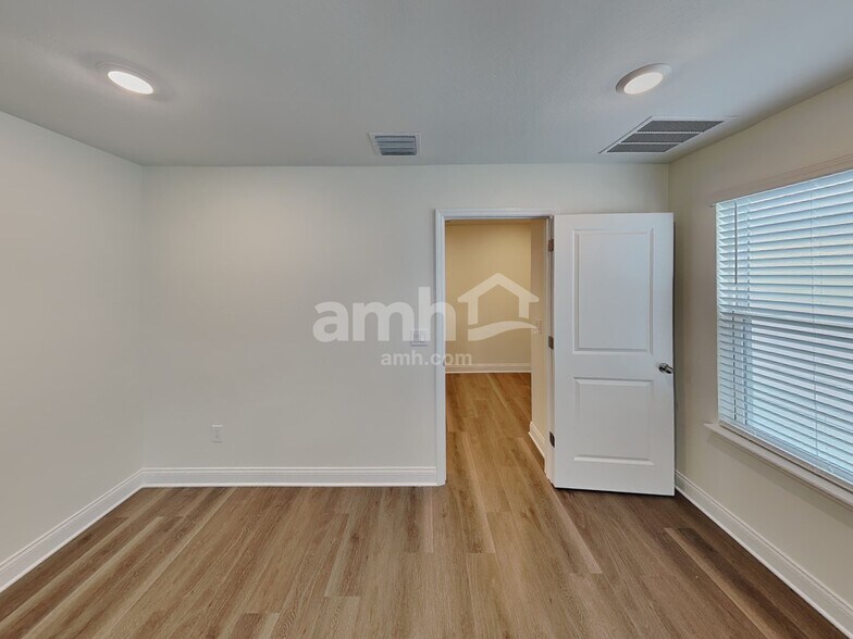 Building Photo - 971 Grafton Ridge Dr