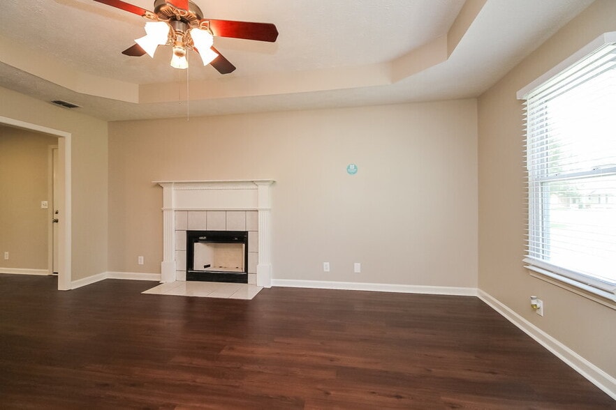 Building Photo - 1231 Azure Way