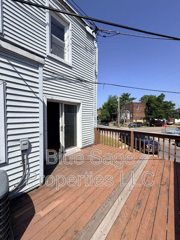 Building Photo - 601 Littlecroft Rd