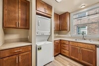 Building Photo - 1371 Wellington Dr