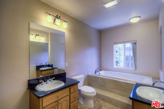 Building Photo - 18718 Lanark St