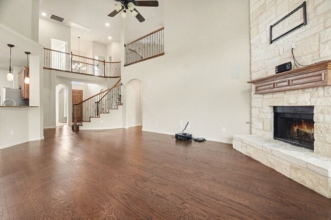 Building Photo - 708 Yarrow St