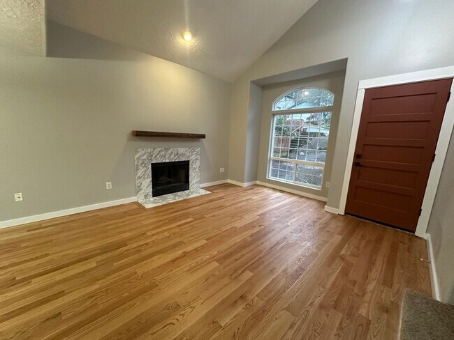Building Photo - 9505 SW 47th Ave