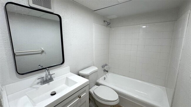 Building Photo - 760 SE 2nd Ave