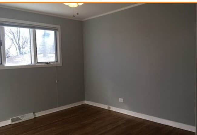 Building Photo - 7425 Lake St