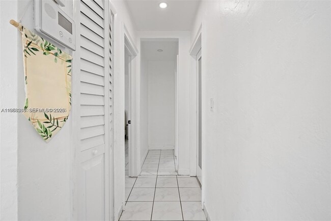 Building Photo - 6418 SW 39th Terrace