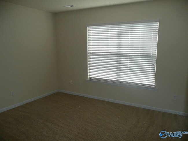 Building Photo - 242 Shadow Ct SW