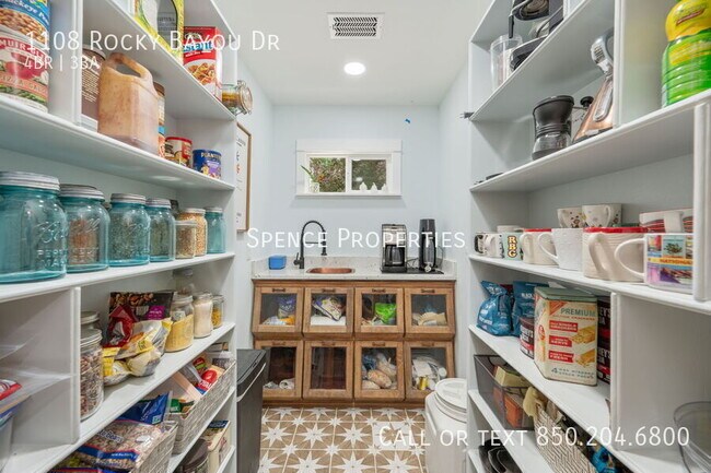 Building Photo - 1108 Rocky Bayou Dr