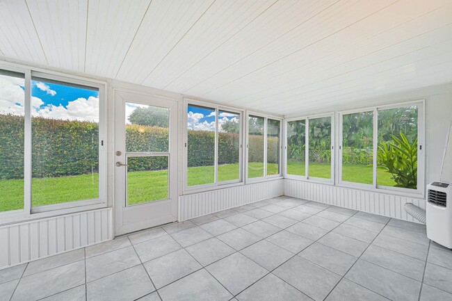 Building Photo - NOW AVAILABLE - Well Maintained Villa in C...