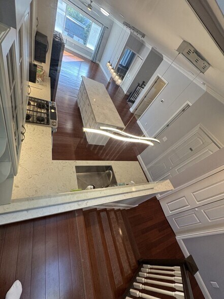 Building Photo - 1334 Anza St