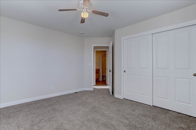 Building Photo - Stunning 5-Bedroom Home in Desirable McKay Landing – Available Now!