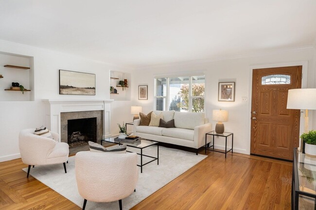 Building Photo - Light-Filled San Leandro Gem w/ Dual Garages & Expansive Yard
