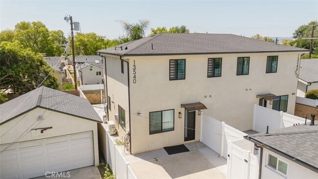 Building Photo - 13540 Hamlin St