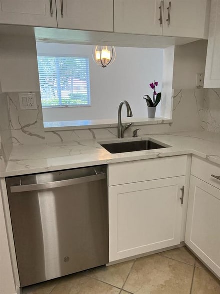 Building Photo - 735 NW 91st Terrace