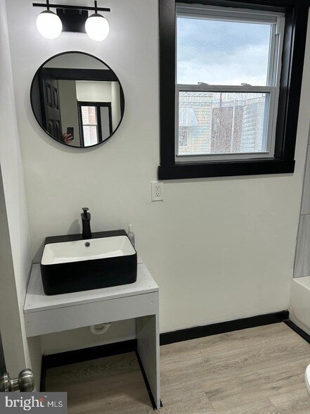 Building Photo - 3325 Livingston St