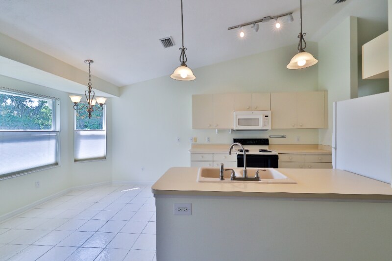 Building Photo - 1640 Armin Ct