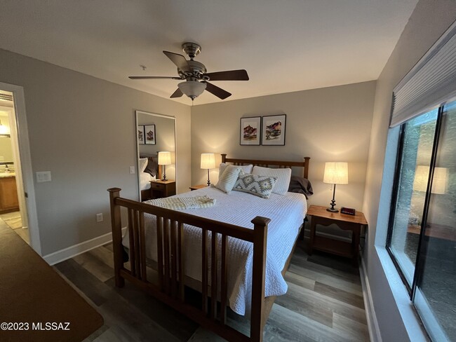 Building Photo - 5751 N Kolb Rd