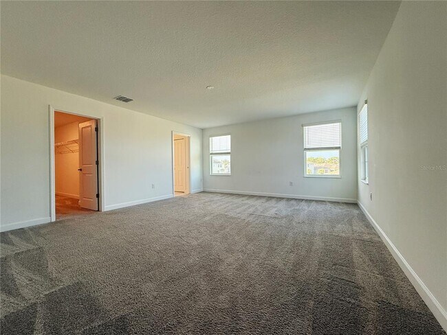 Building Photo - 5001 Center Ct