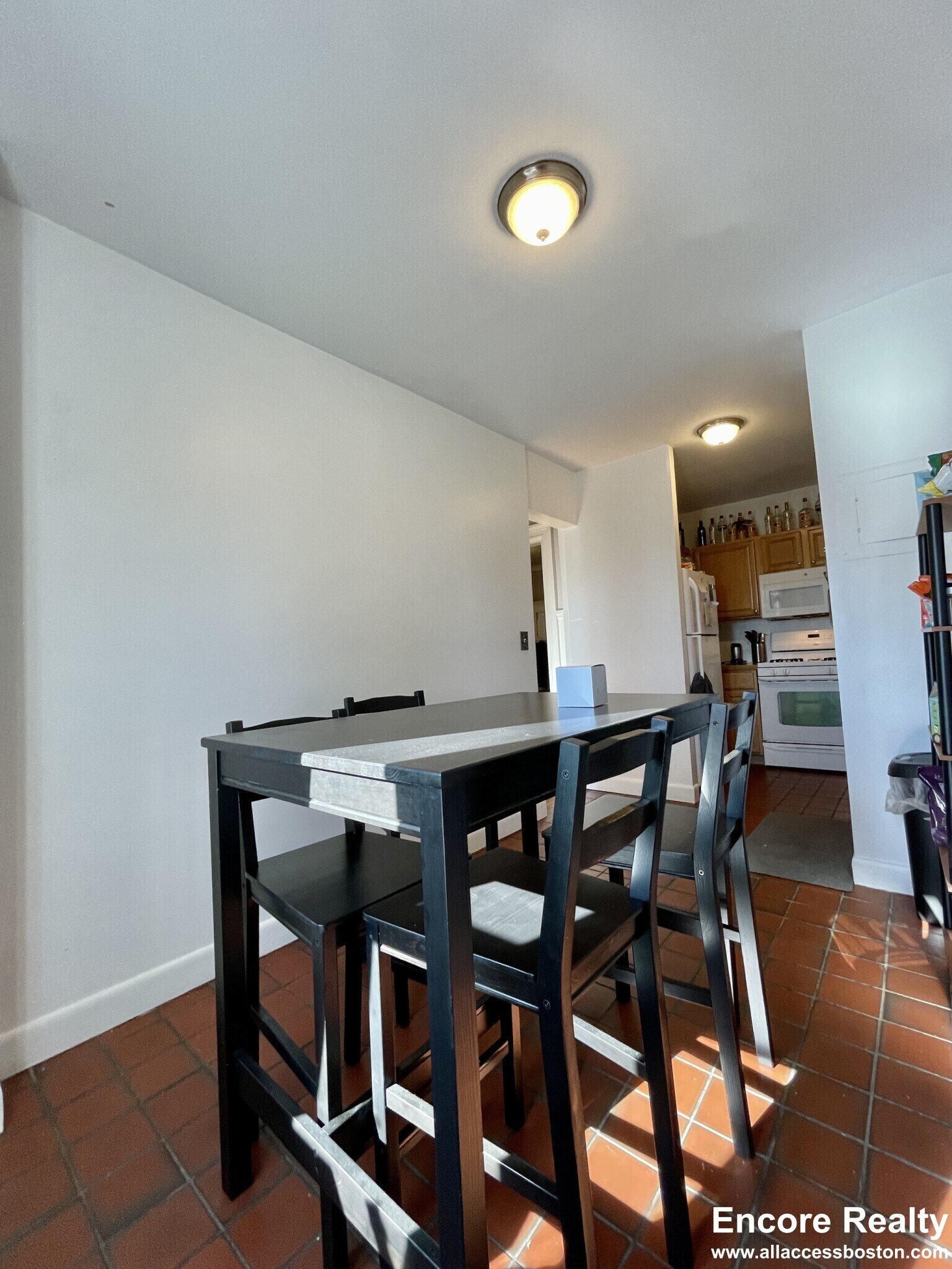 dining area - 462 Park Dr