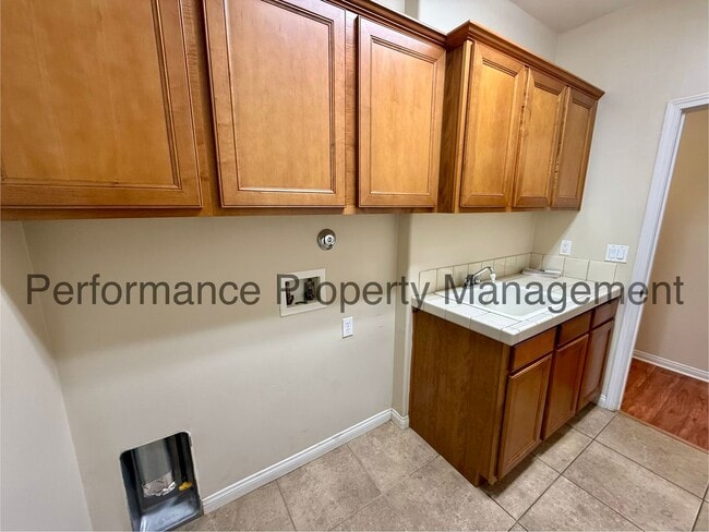 Building Photo - Stunning 4 Bed/2 Bath S Bakersfield Home w/ RBP & $0 Deposit Option