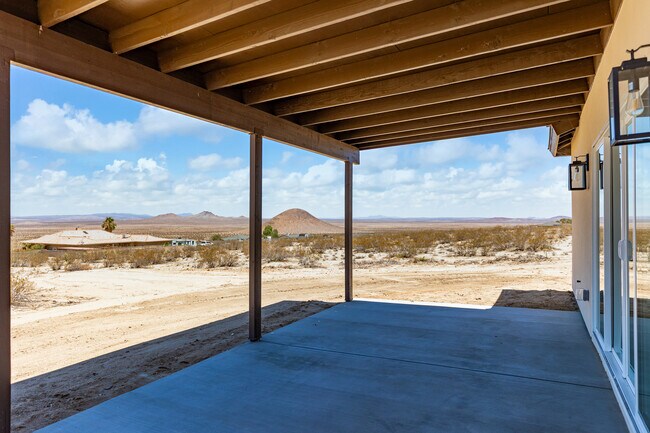 Building Photo - 10201 Crest Rd